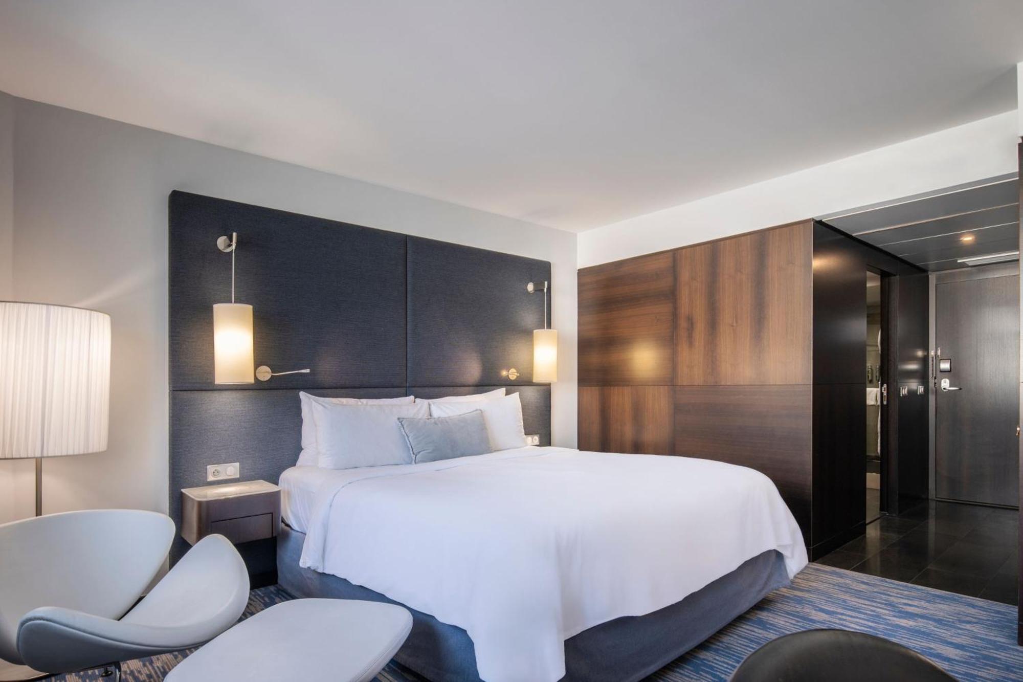 Renaissance Paris Arc De Triomphe Hotel Bagian luar foto