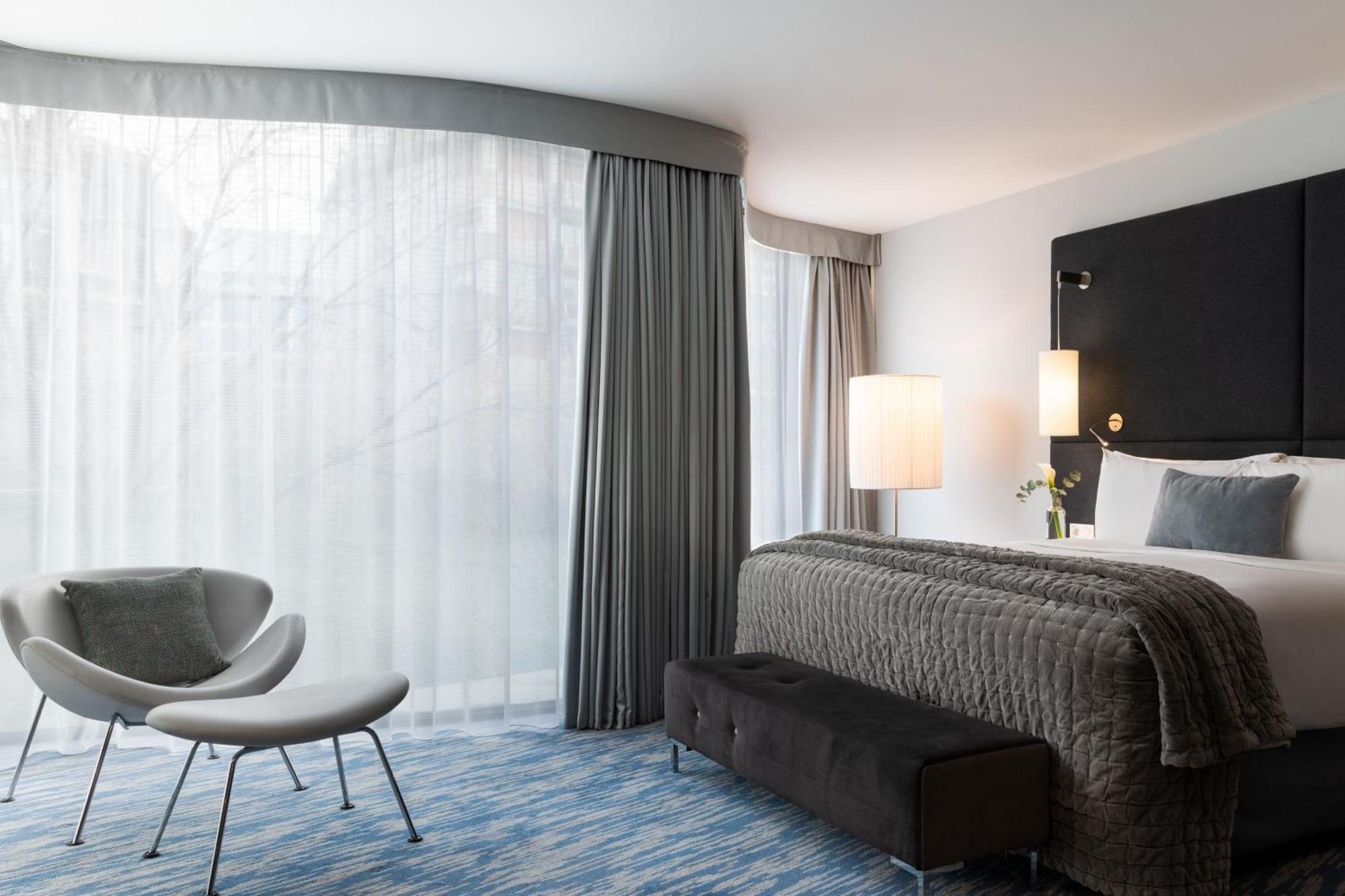 Renaissance Paris Arc De Triomphe Hotel Bagian luar foto