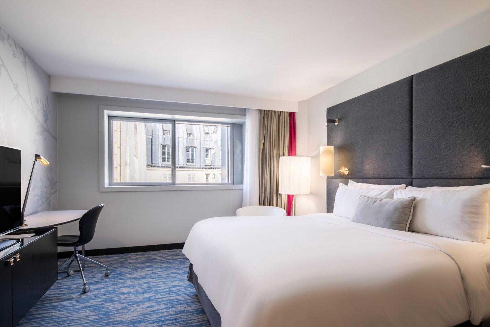 Renaissance Paris Arc De Triomphe Hotel Bagian luar foto