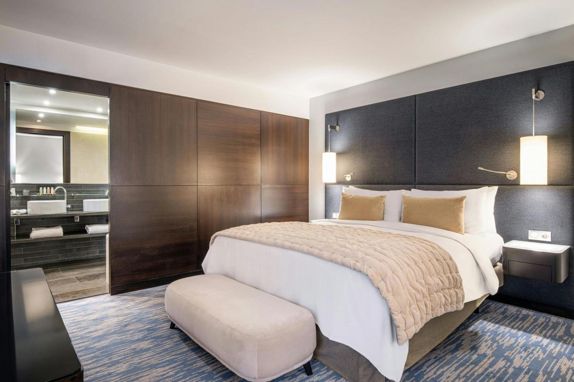 Renaissance Paris Arc De Triomphe Hotel Bagian luar foto
