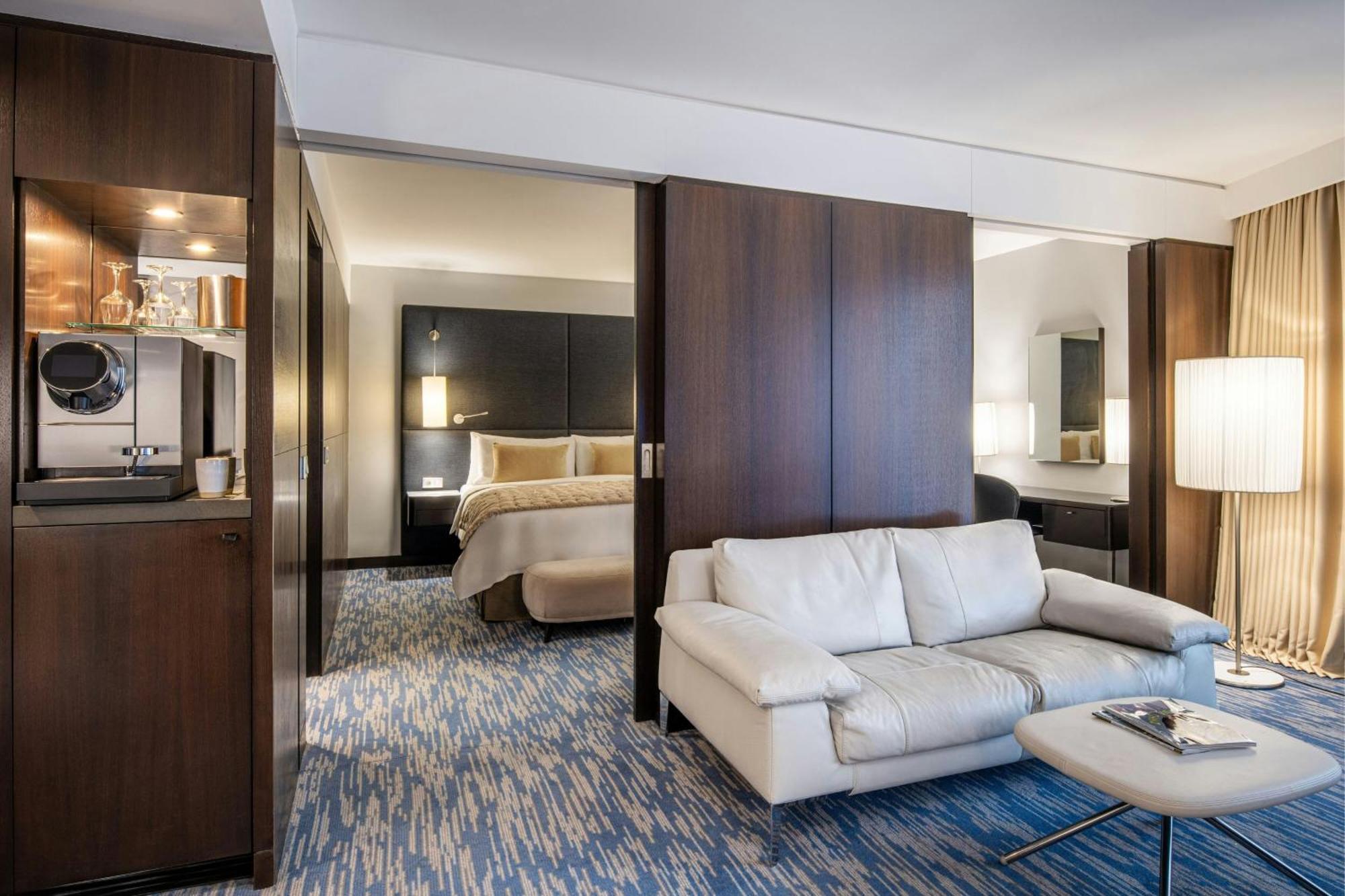 Renaissance Paris Arc De Triomphe Hotel Bagian luar foto